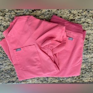 Figs women's Neon Pink Zamora Jogger Pant M &Neon Pink Catarina One-Pocket Top S
